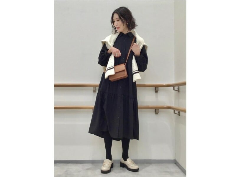 ティアードのデザインもブラックなら大人にちょうどいい甘さに 出典:StyleHint