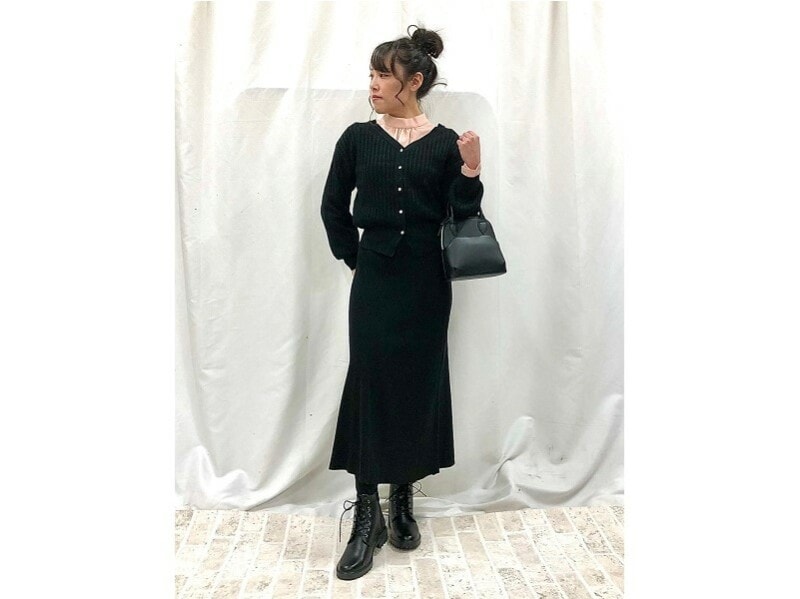 2WAYで着られるカーディガンはコスパの面でも嬉しい! 出典:StyleHint