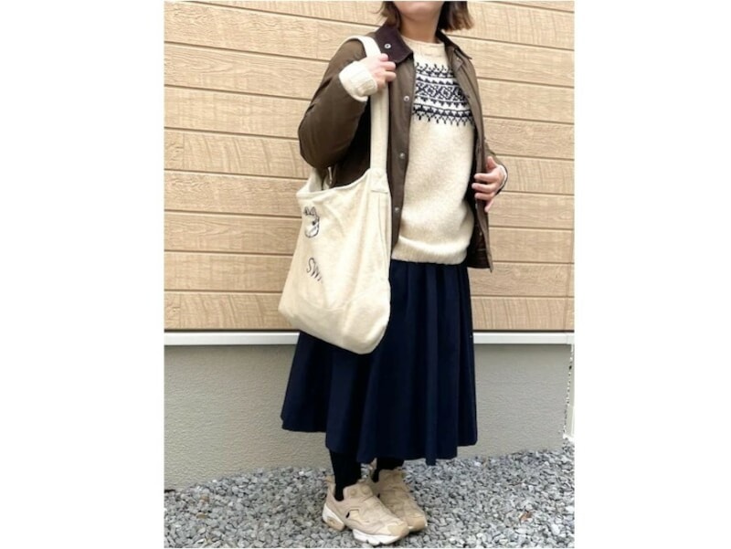 冬らしさ満点のニットと合わせてあったかコーデに　出典：WEAR