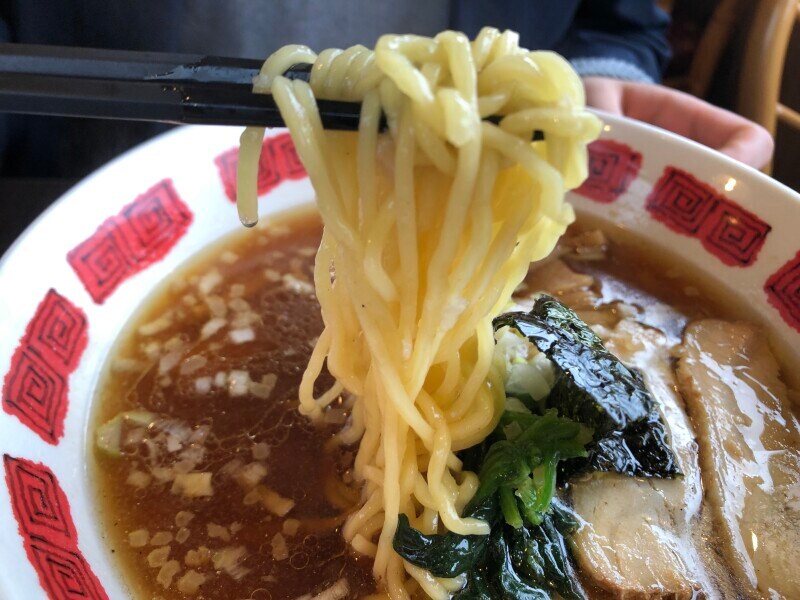 バーミヤンの「バーミヤンラーメン」の麺はツルツルしている