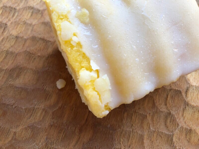 上の砂糖の部分が崩れてしまうことがある