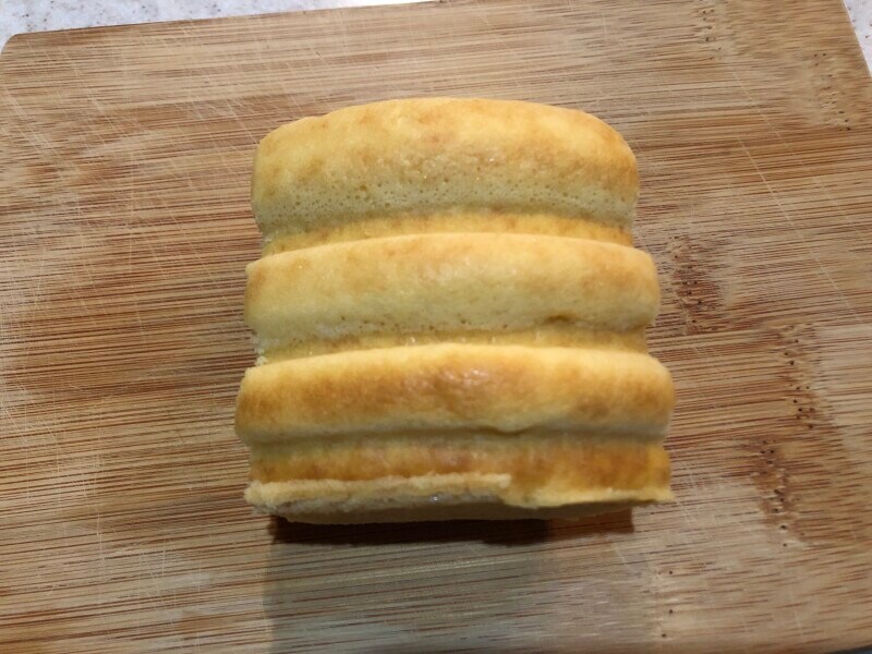 セブンイレブンの「7プレミアム 糖質50％オフのバウムクーヘン」は糖質50％オフ