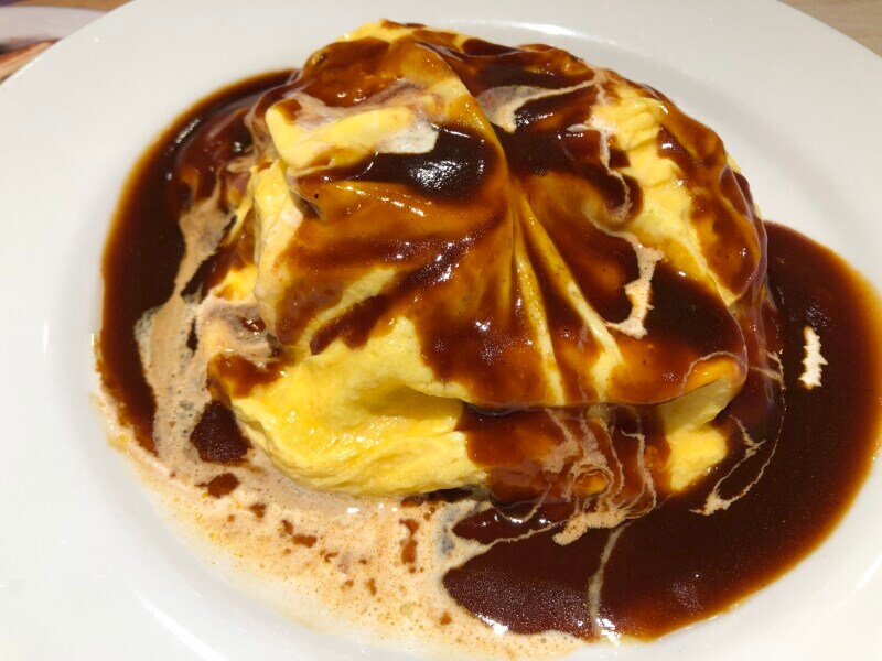 「とろ～り卵とチーズのオムライス」はデニーズの中でも人気のメニュー