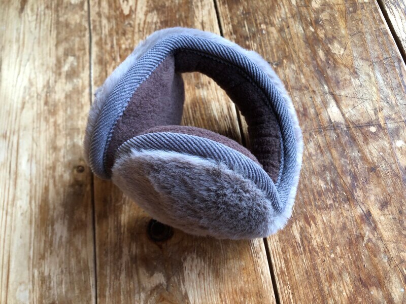 ワークマンの耳あて「フェイクファーイヤーマフラー」