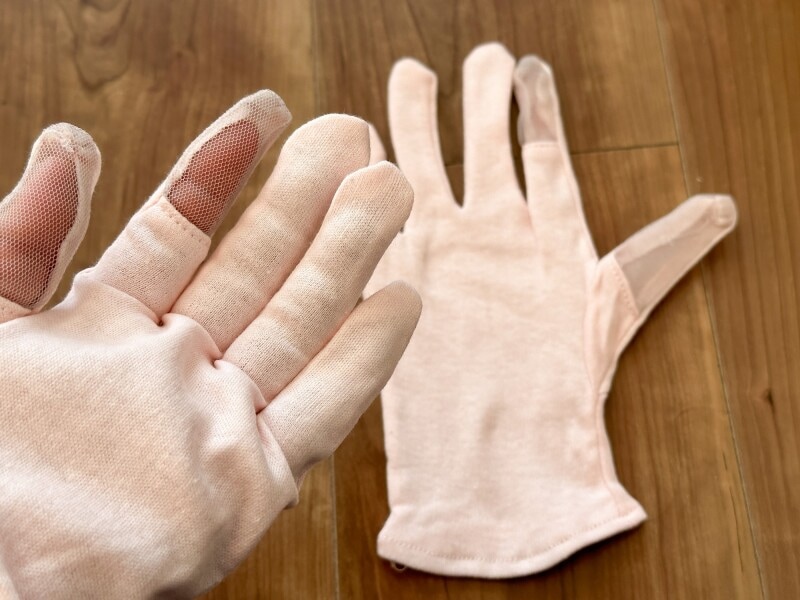 ダイソー冬におすすめ保湿用グローブ