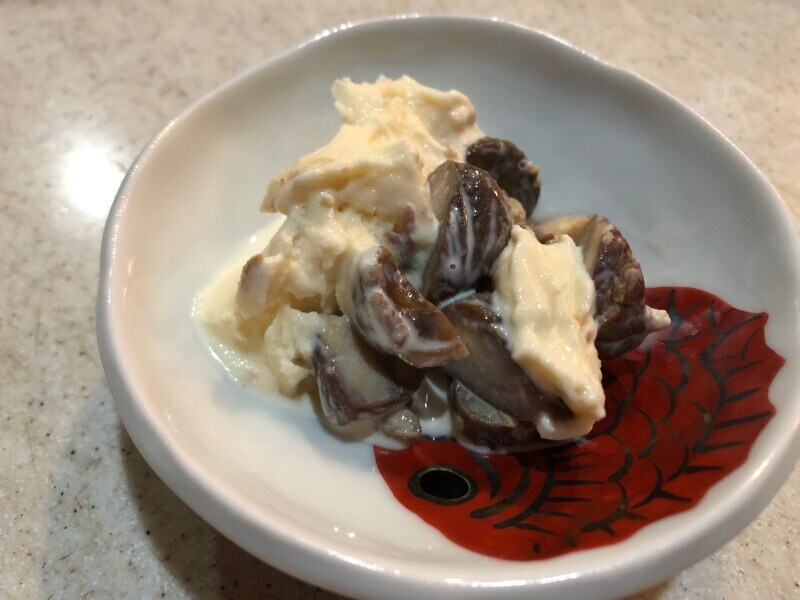 ダイソーの「むき甘栗」を使用した「甘栗アイス」