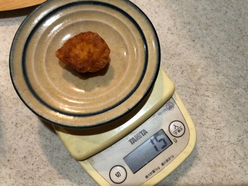 ローソンの「からあげクン　レギュラー」1個の重さは15gだった