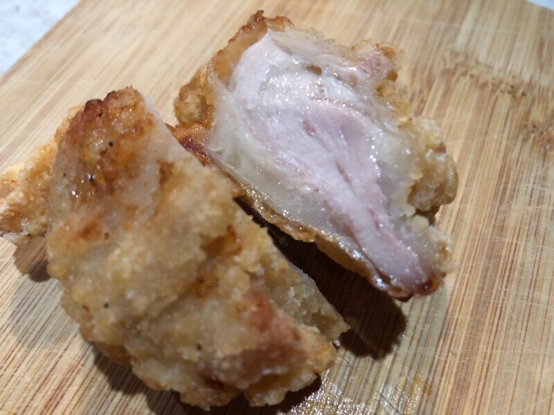 「ファミから（塩）」の肉はとってもジューシー