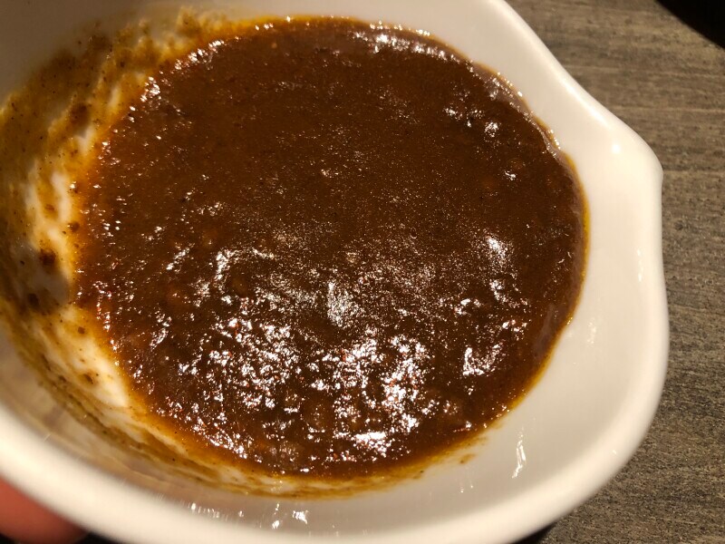 びっくりドンキーの「追加カリーソース」はピリ辛でスパイシー