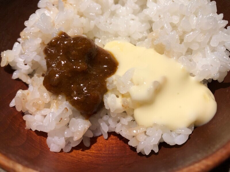 びっくりドンキーの「追加チーズソース」はご飯にかけても美味しい