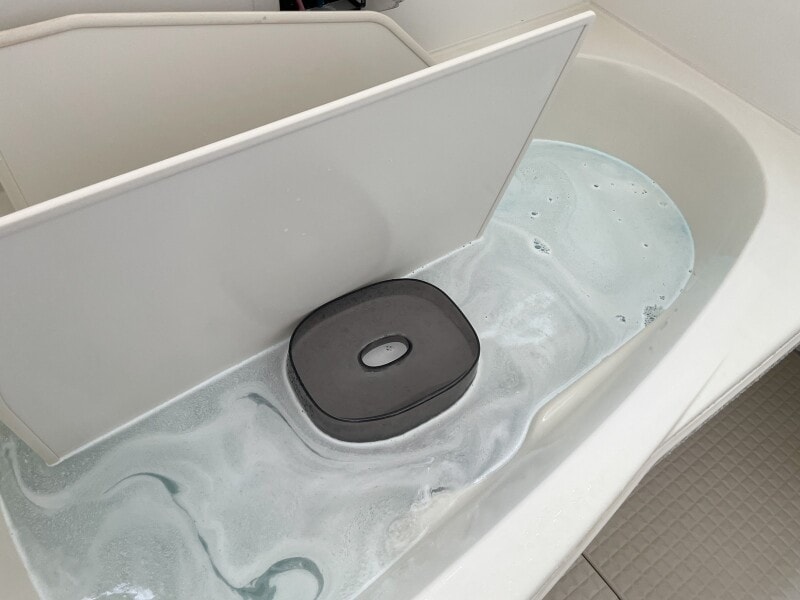 風呂釜洗浄剤で小物類も同時に洗う