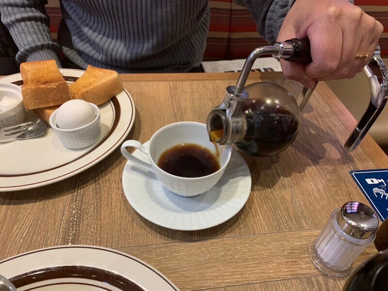 倉式珈琲店のコーヒーはサイフォン式