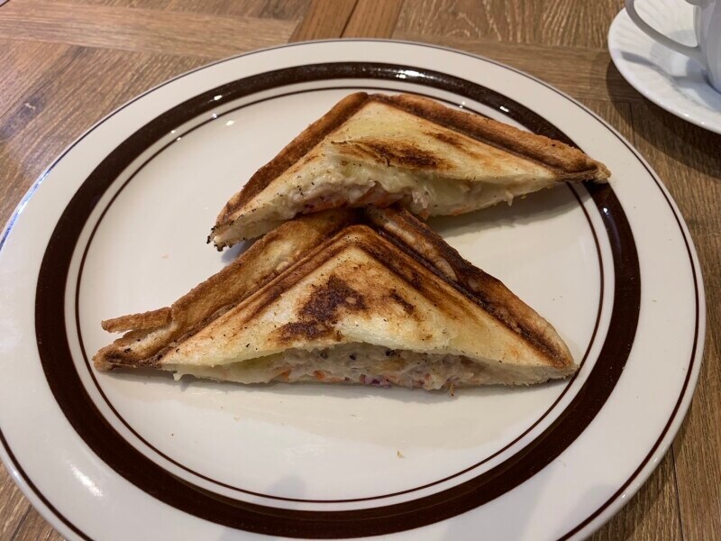 単品メニューの「ツナキャベツホットサンド」