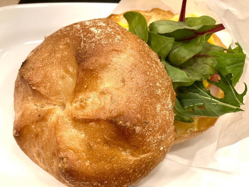 コーヒー豆や小麦粉の高騰が影響