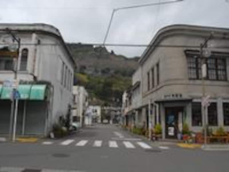 御殿場線の山北駅前