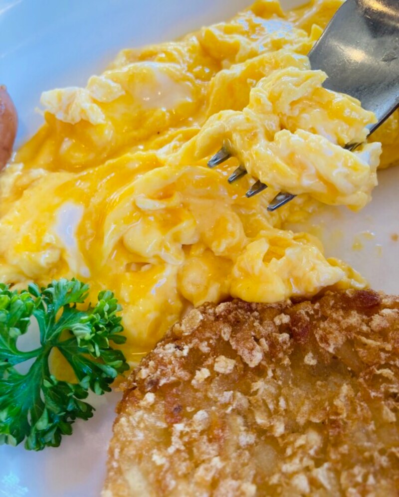 スクランブルエッグはとろっとろ