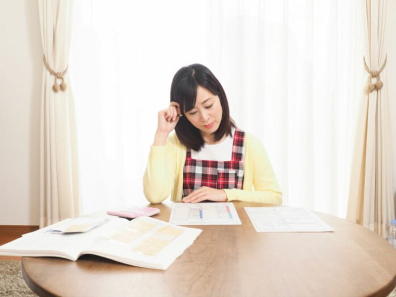 お金が貯まらない50代が見直したい3つの支出とは