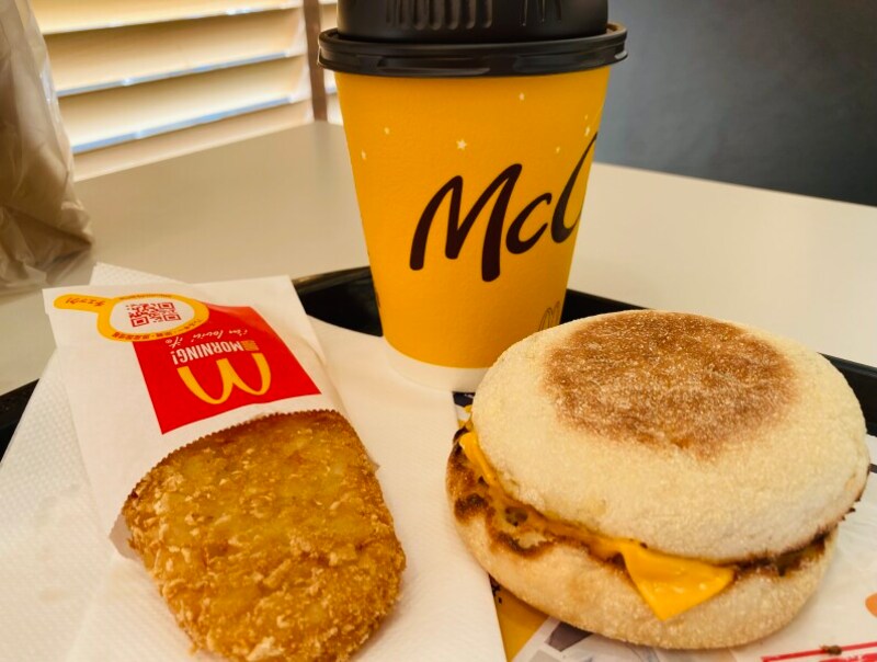 ソーセージマフィンセット。ドリンクがMサイズなのが嬉しい