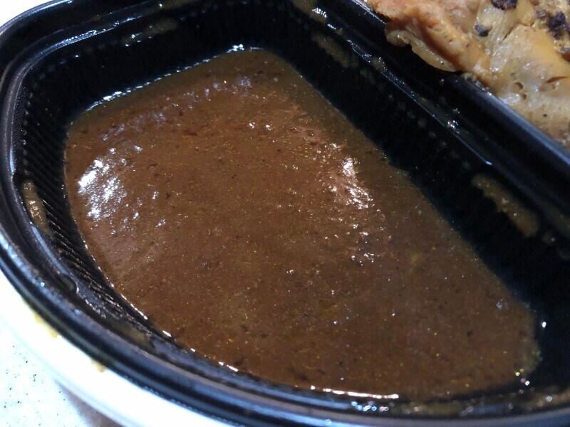 すき家の「炭火焼きほろほろチキンカレー」のカレーは、20種類以上のスパイスを使用