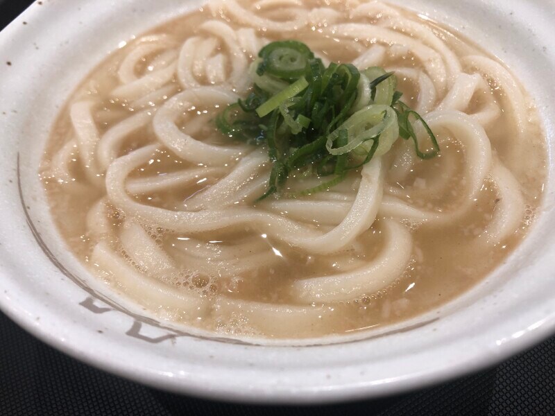 松屋のモーニング「朝うどん」のつゆはだしがきいている