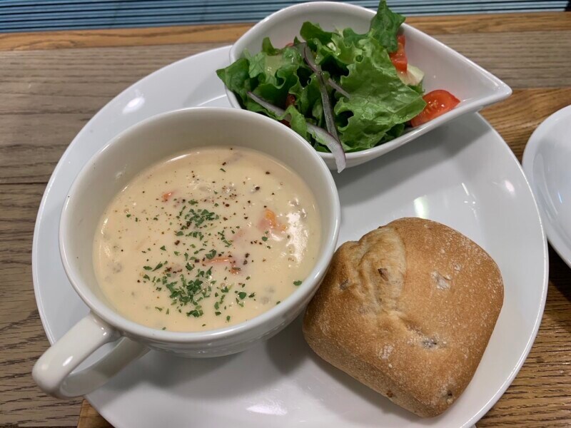 濃厚な味わいのクラムチャウダー