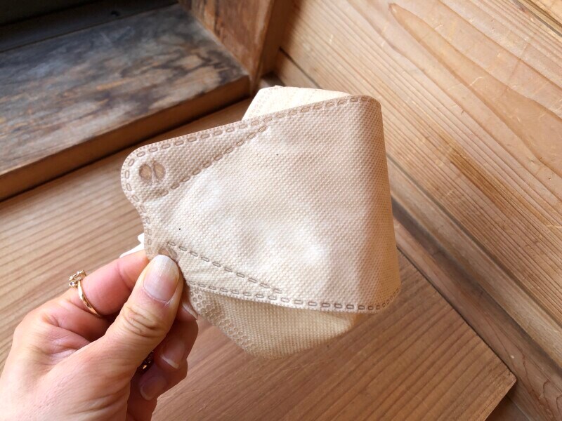 「KIREI ジュエルマスク」は立体的な形になる