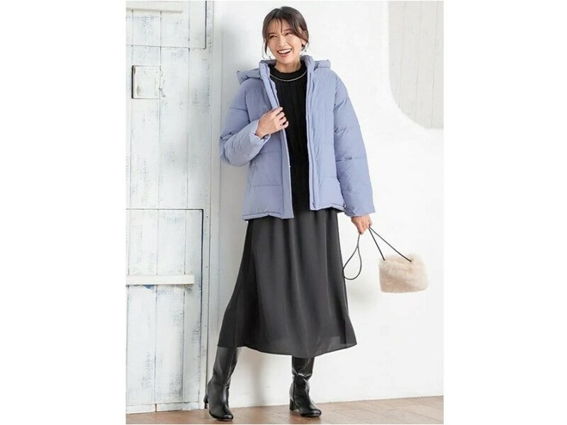 ミモレ丈のスカートと合わせて防寒しながらおしゃれ見えに 出典:WEAR