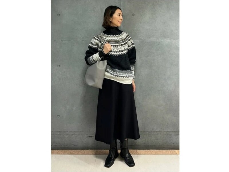 ナチュラルな雰囲気のノルディックニットもスクエアトゥのブーツでエッジを効かせて 出典:WEAR