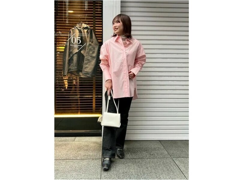 タートルネックやハイネックとカラーシャツを重ねてポイントに　出典：WEAR