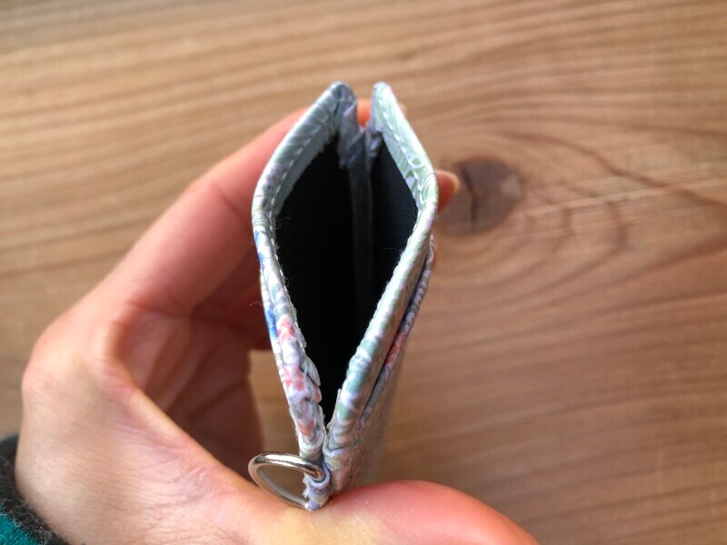 「セリア×ウィリアム・モリス」の「パスケース」は内側にカードなどが入る