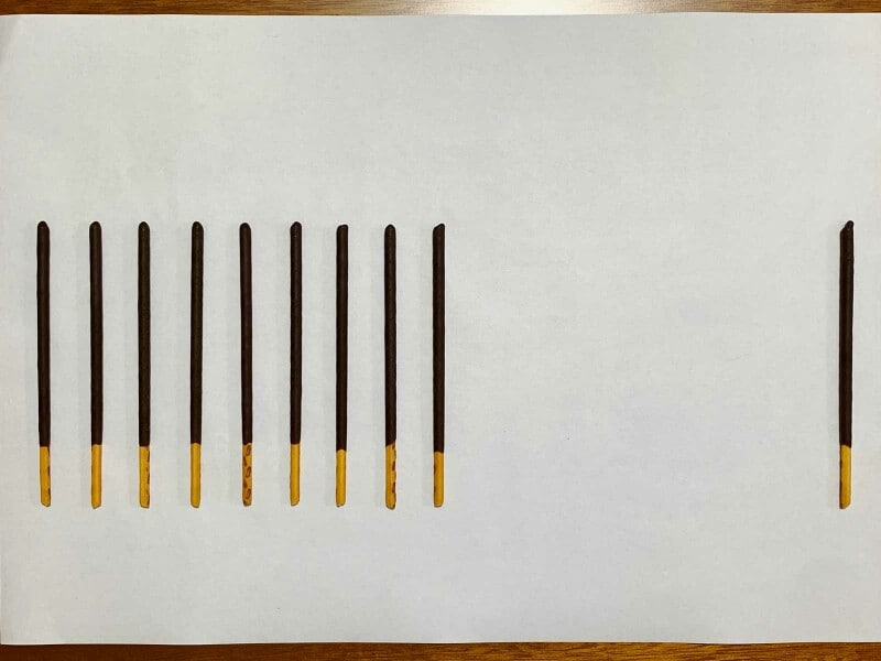 ポッキーによるオッペル・クント錯視