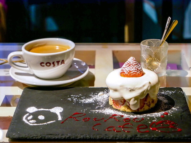 季節のショートケーキセット（税込1500円）※イートイン価格、コーヒーは＋110円