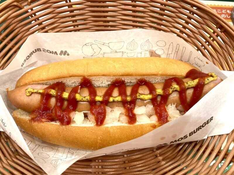 ジューシーでボリューム満点のホットドッグ