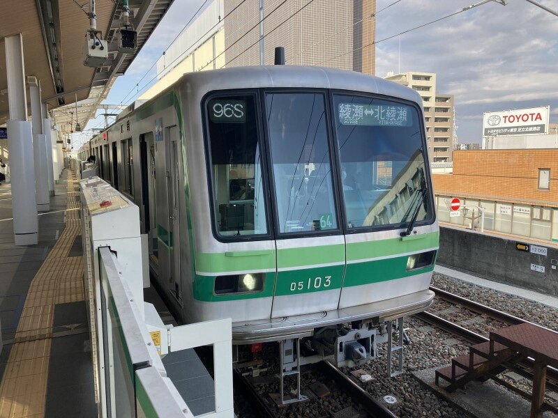 綾瀬~北綾瀬折り返しの電車