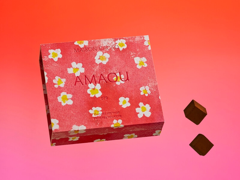 MAISON CACAO「アロマ生チョコレート AMAOU(あまおう、税込3024円)」(提供画像)