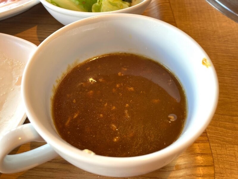 定食で食べ放題のカレーも美味しい