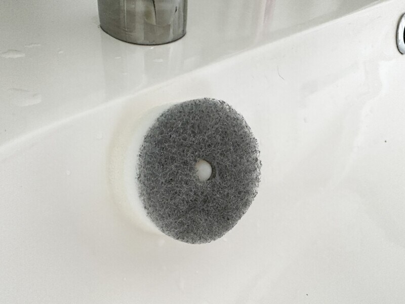 洗面台掃除のスポンジ
