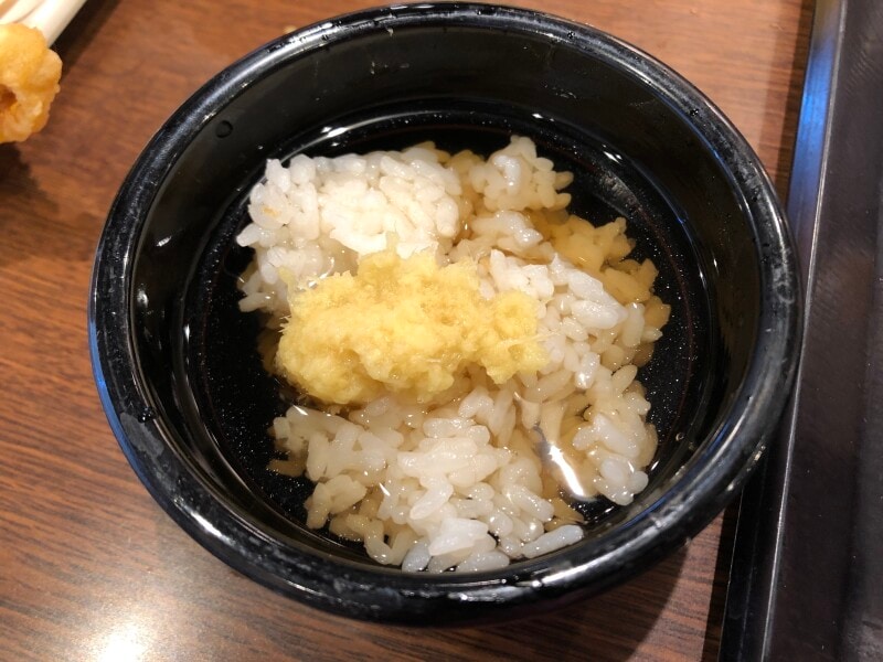 無料の「おろししょうが」を加える