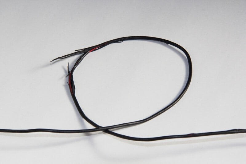 破損した電源コード