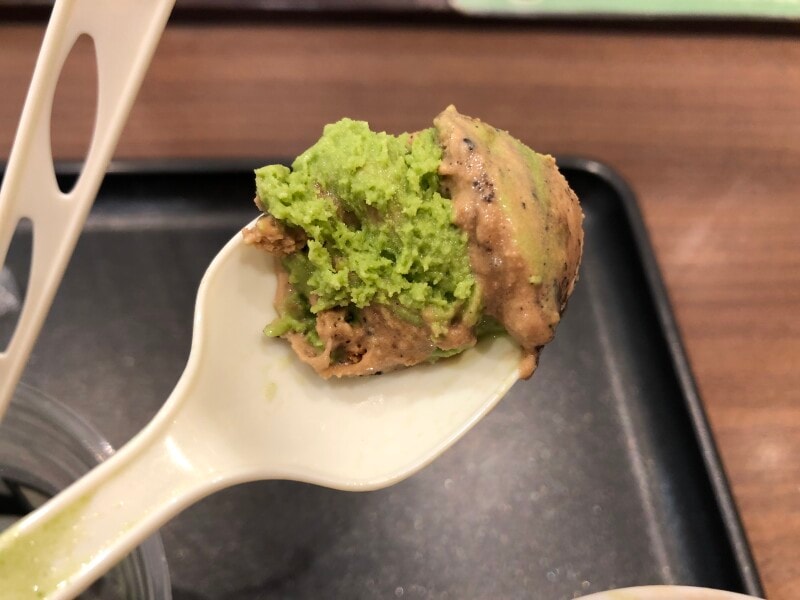 「T'sカフェクラシコ」と「T's宇治抹茶」を一緒に食べても美味しい