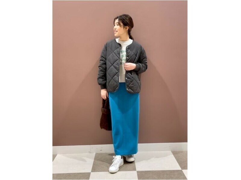 ニットでは暑い……という時にもスウェットは最適！　出典：WEAR