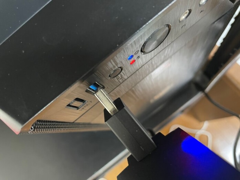 電源はUSB端子から取る