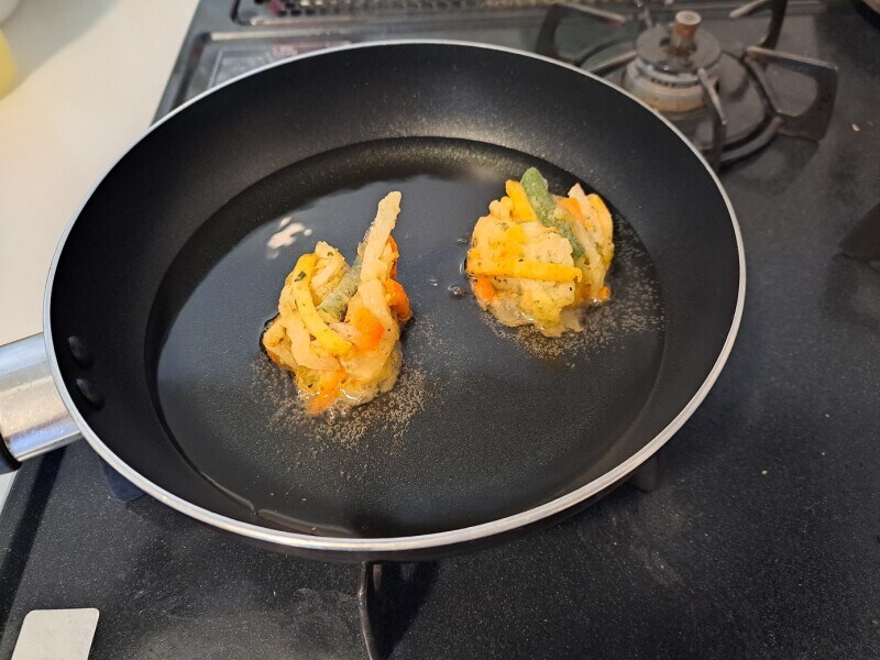 業務スーパーの「ミニ野菜かき揚げ」