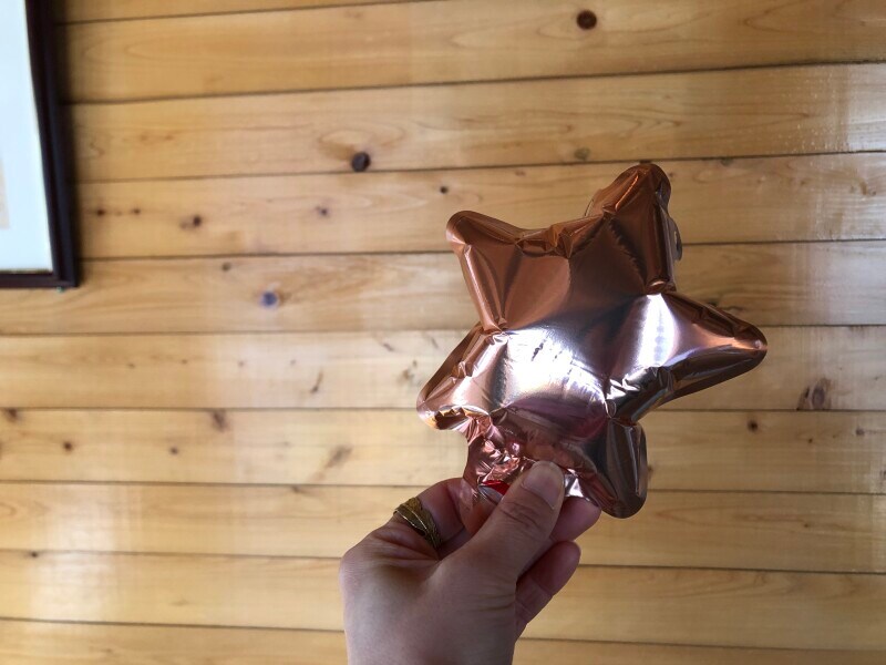 「フィルムバルーン（スター、ミニ8個　ヘリウム非対応）」はサイズが小さめ