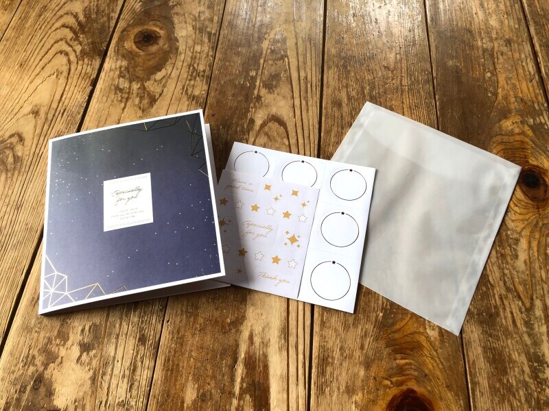 封筒とシール付き。高級感もある