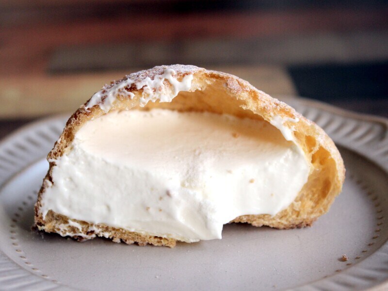 ローソン「クッキーシュー（クリームチーズ）」