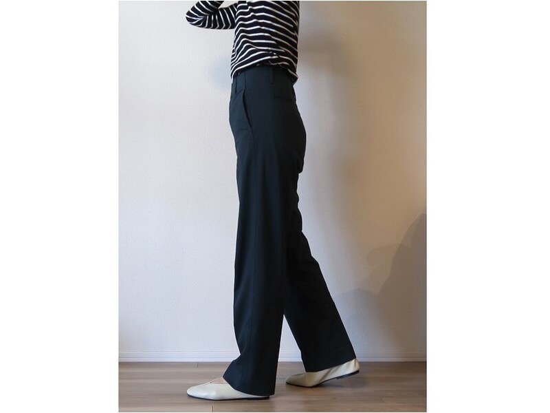 太めのシルエットで気になる太ももまわりもカバーしてくれます