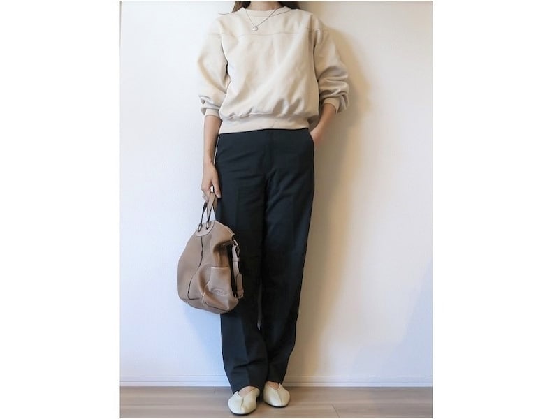 【OKコーデ】コンパクトなスウェットを合わせて楽チンだけどクリーンなイメージに