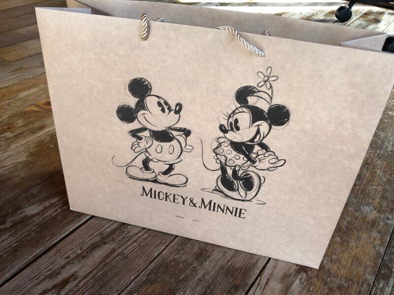 鉛筆で描いたようなイラストがおしゃれ