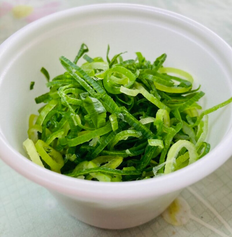青ネギの薬味は無料なのが嬉しい！